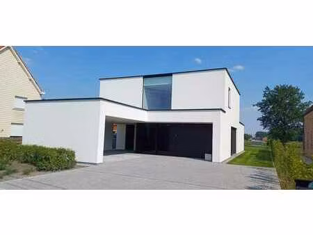 huis te koop in oostrozebeke met 3 slaapkamers