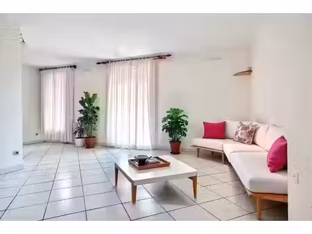 location t3 domene + parking privé