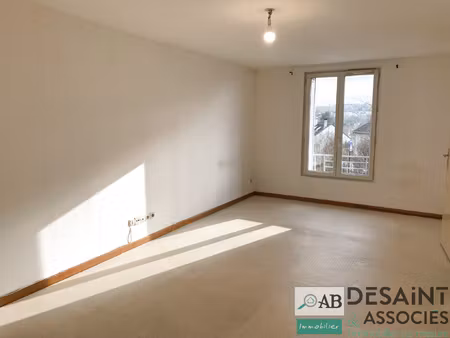 mouroux  f2 de 42 02 m2 avec 2 places de parkings