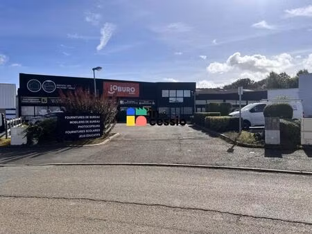 vente commerce 500 m² à 1 520 m²