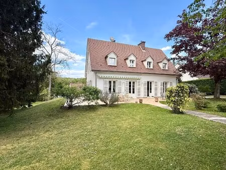 maison familiale lumineuse avec sous-sol total et grand terrain – proche gare