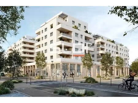 vente commerce 102 m² à 549 m²