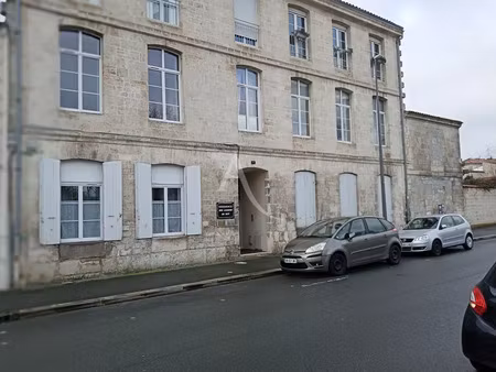 vente local commercial 7 pièces 95m2 rochefort 17300 - 148400 € - surface privée