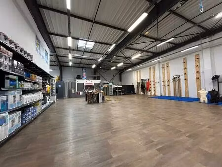 location commerce 456 m²