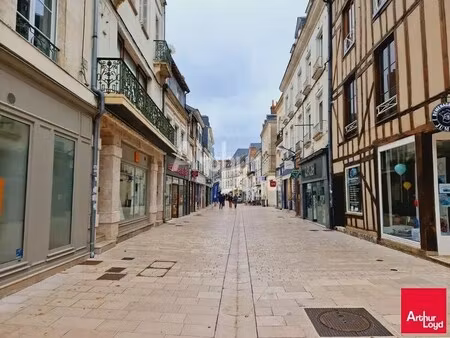 location commerce vendome 41100 358m²