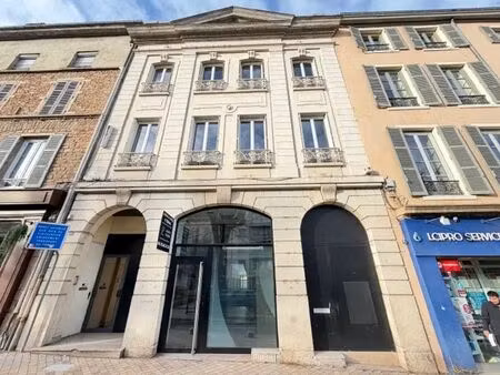 location commerce villefranche sur saone 69400 303m²