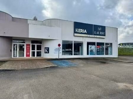 location commerce quetigny 21800 610m²