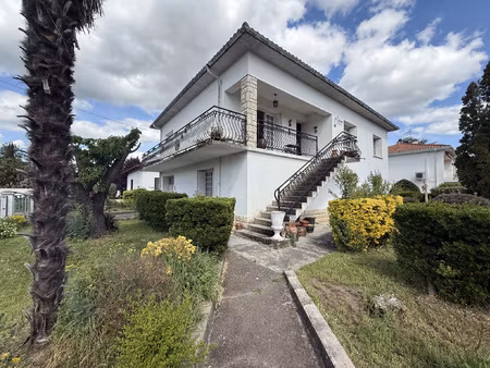villeneuve-sur-lot  maison des années 70 avec 5 chambres et