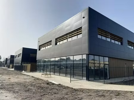 location commerce 390 m²