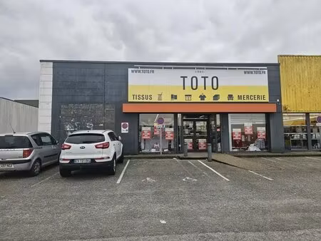 location commerce barentin 76360 400m²