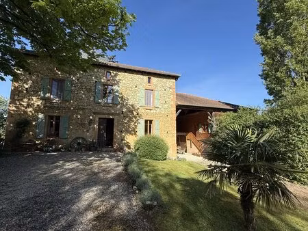 superbe maison de campagne avec vues imprenables sur les