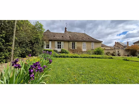 au coeur d'un village viticole aux portes de beaune