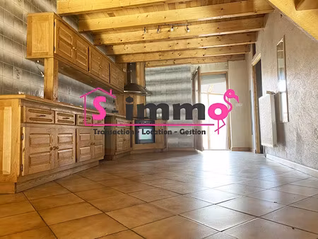 location appartement 3 pièces 84 m² à luxeuil-les-bains (70300)  450 €