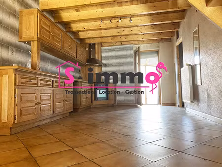 location appartement 3 pièces 84 m² à luxeuil-les-bains (70300)  470 €