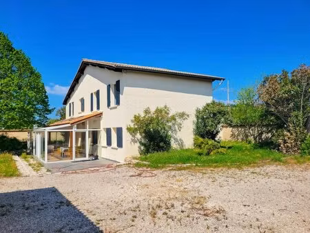 maison de 7 pièces de 192 m² à chanos curson