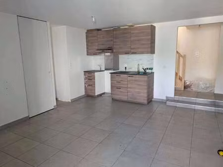 location maison à beaurepaire (85500) : à louer / 57m² beaurepaire