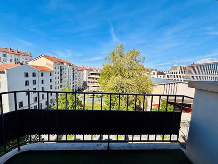 t2 lumineux avec balcon sans vis-à-vis