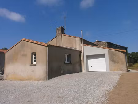 location maison 4 pièces 79 m² à montrevault-sur-èvre (49270)