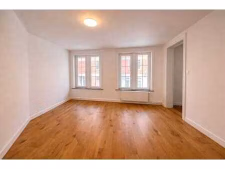 schaerbeek/bld lambermont  appartement rénové 1 chambre 40m2