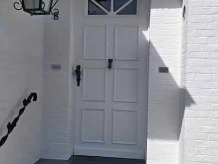 villa avec piscine 3 chambres à louer à waterloo (4 façades)