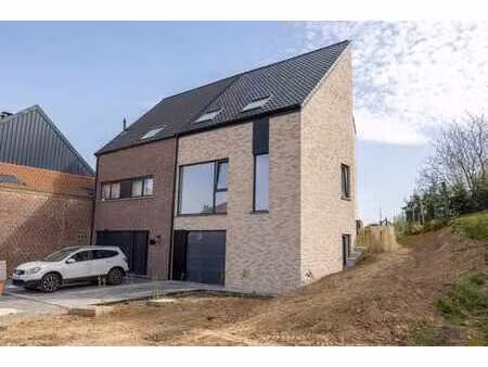 magnifique maison neuve 3 façades sur un terrain de 3a 68ca