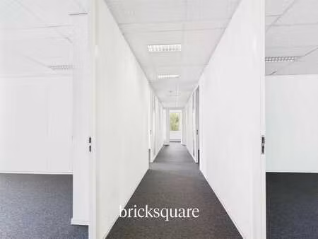 waterloo office park k - belle surface de bureaux aménagée