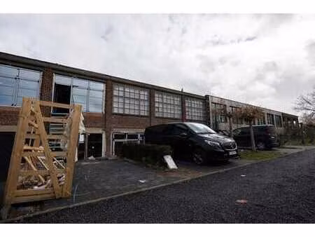 spacieuse maison style loft avec beaucoup de potentiel