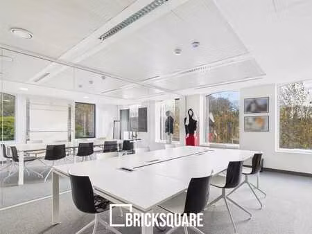 belle surface de bureaux aménagée dans le centre de la hulpe