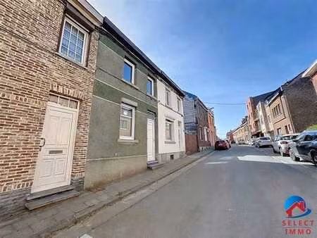 maison deux façades avec jardin