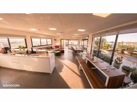 bureaux 191 m² roquefort-la-bédoule