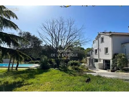 maison 355 m² mimet