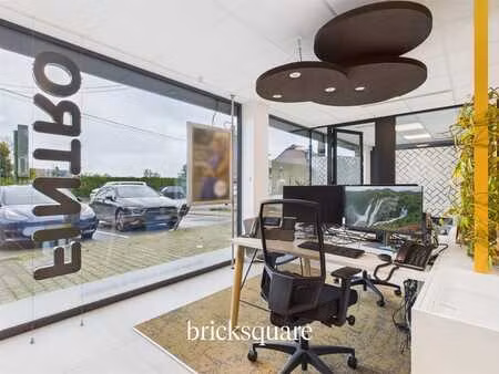 belles surfaces commerciales louées et en excellent état