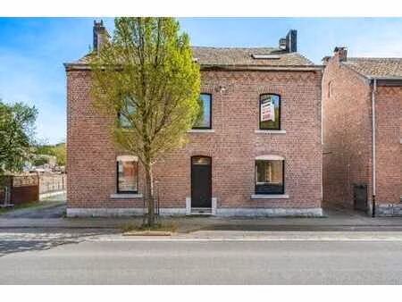 maison familiale bénéficiant de 4 ch + 2 bureaux et jardin