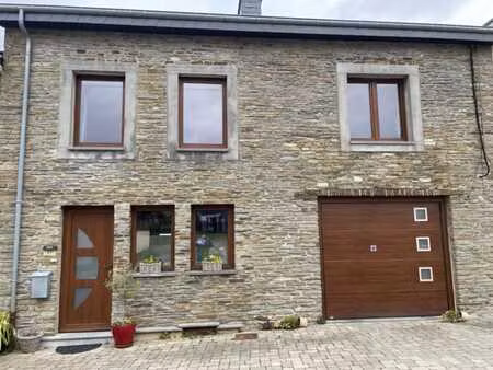 belle maison en pierre du pays