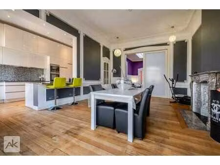 appartement de caractère sur le boulevard d'avroy !