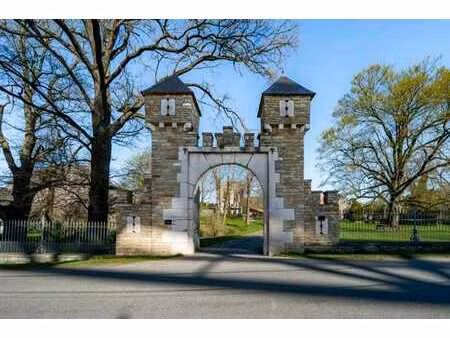 spectaculaire donjon entièrement rénové à plombières ?