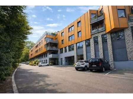 appartement meublé ou pas avec deux terrasses et deux parkin