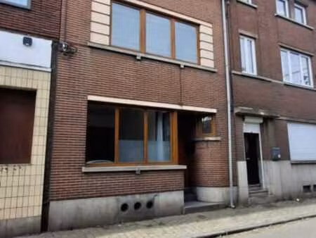 maison 4 chambres avec grande cour de +/- 100m²