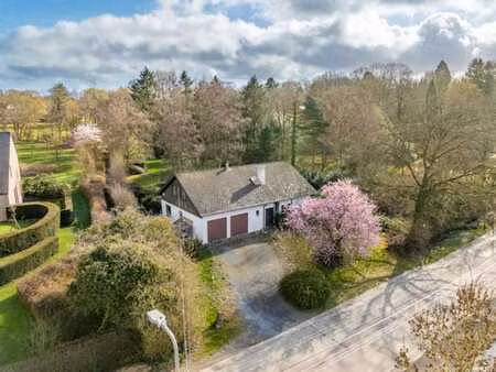 villa 4 façades avec jardin de 3.000 m² - beaufays