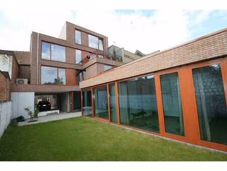 appartement de luxe avec 2 chambres et place de parking couv