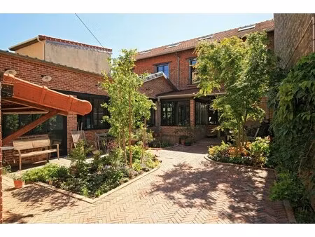 maison de luxe à vendre dans le quartier joliot curie