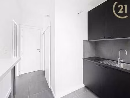 sympathique et lumineux studio