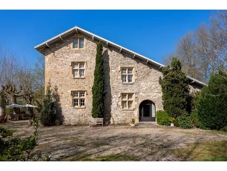 villa de luxe à vendre à saint-laurent-de-gosse