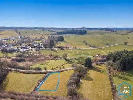 au grand calme superbe terrain à bâtir de 13a 53ca.