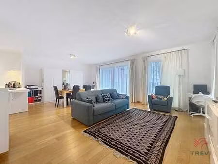 bel appartement 2 chambres + terrasses + 1 parking