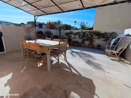 ? maison à eguilles ?