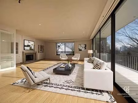 bel appartement (+-145m²) + terrasse / proche du bois de la