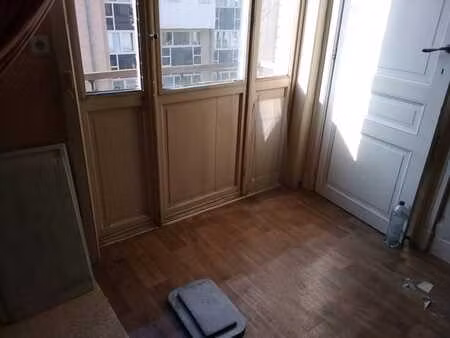 1/2 duplex libre 1 chambre (au 2éme étage sans ascenseur)