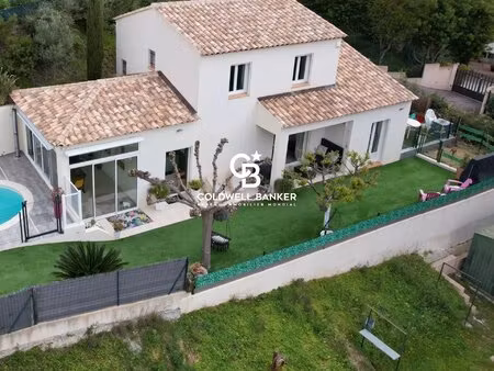 maison au calme à pied du pin de bormes avec piscine