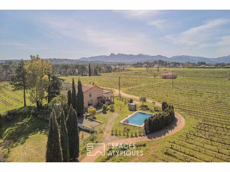 héritage de pierre au coeur des vignes : un écrin pensé pour maison d'hôtes